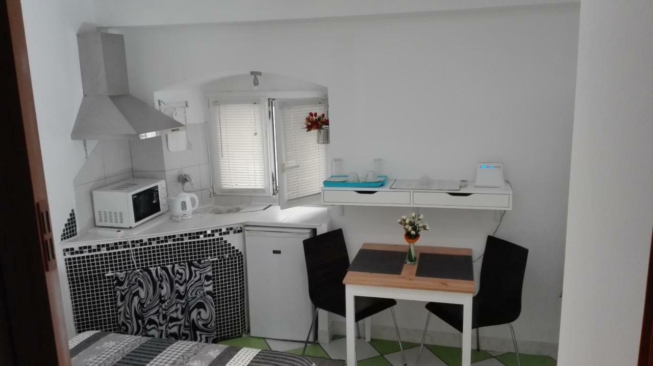 Split Studio Irisha Exteriör bild