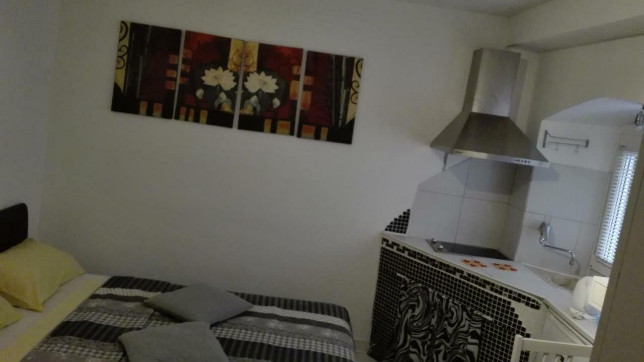 Split Studio Irisha Exteriör bild